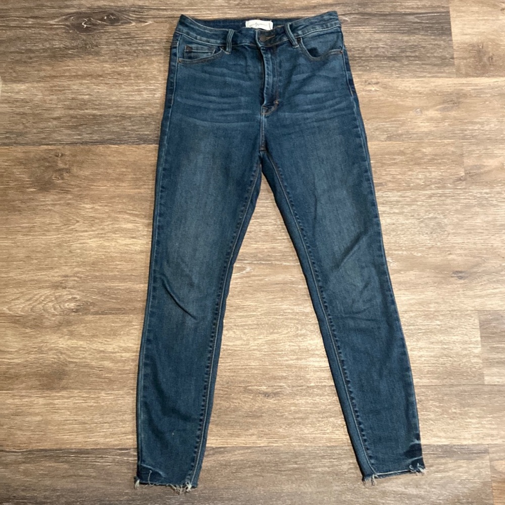 Landon Dark Wash- Excellent condition Carly Jean Los Angeles